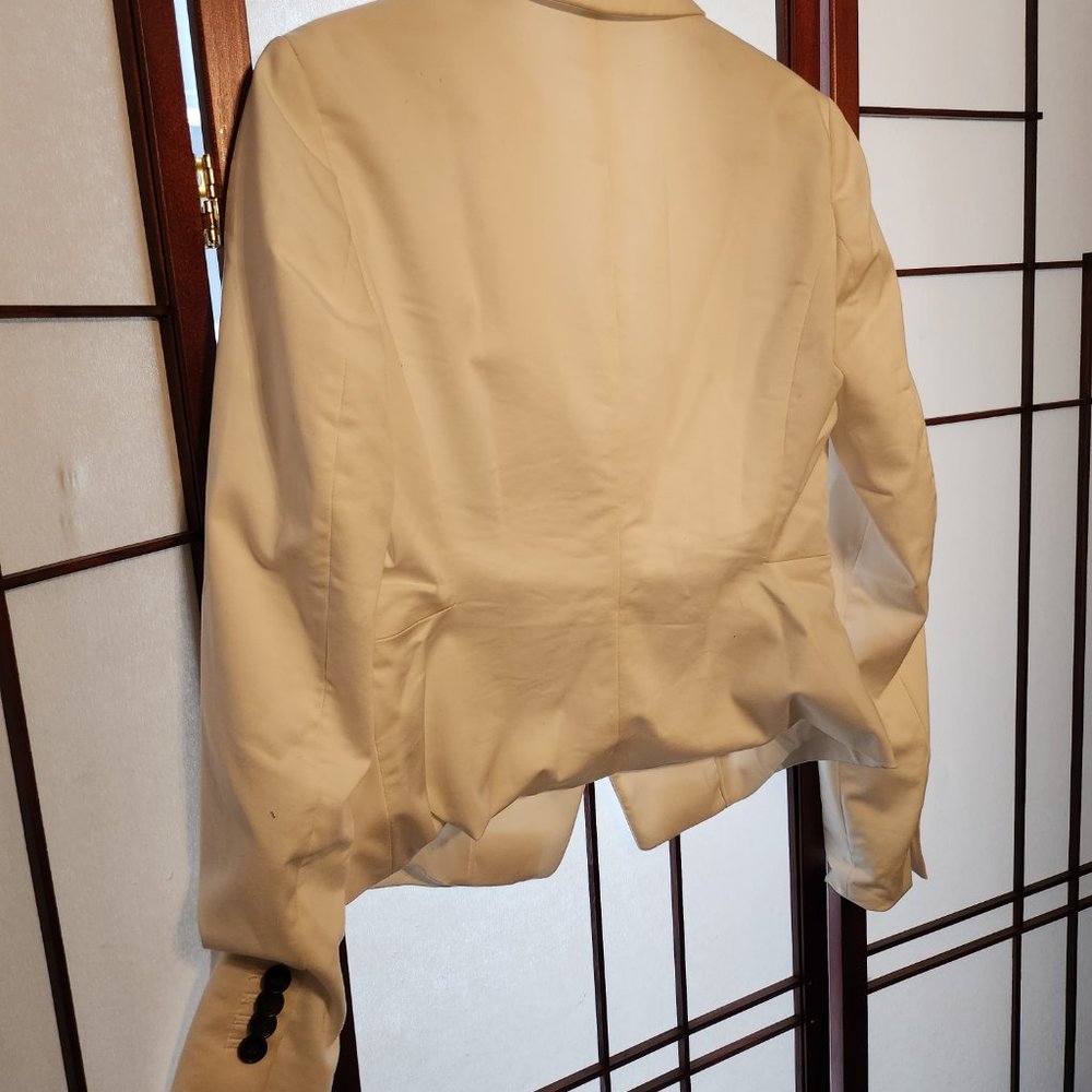 Blazer - Picture 7 of 7
